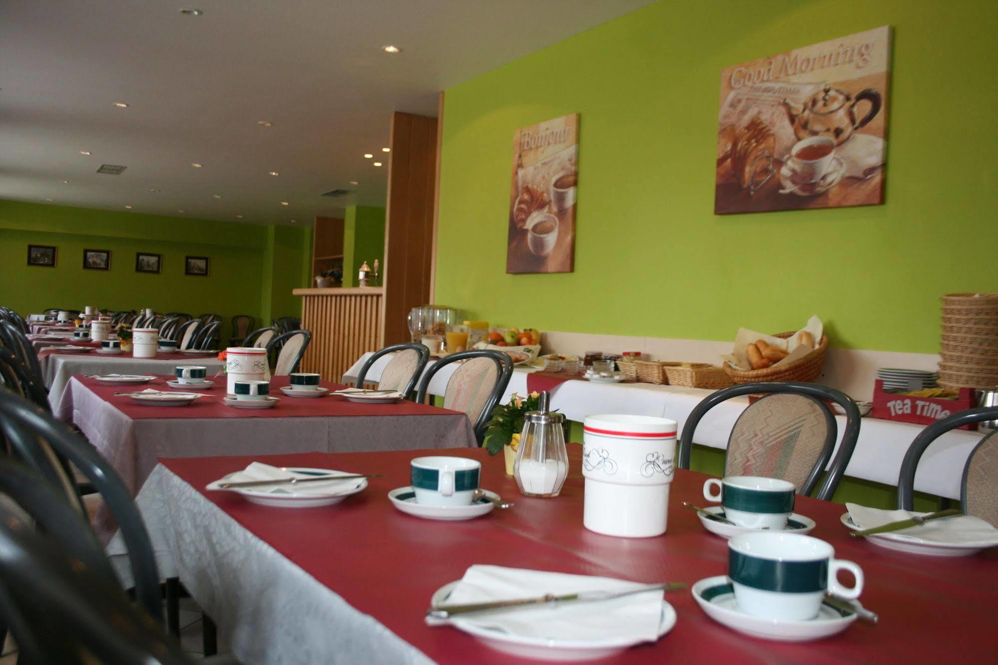Hotel Restaurant Braas Esch-sur-Sure Exterior photo